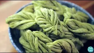 Palak Twisters Recipe - Spinach Twisters - Palak Namakpare - Mathri Recipe - Diwali Special