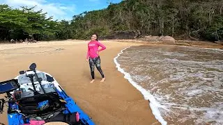 PESCARIA DE CAIAQUE -  LEVEI ELA PARA CONHECER A ILHA DO TAMANDU&Aacute;!