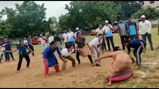 మాహిళ దినోత్సవ సందర్భంగా పోటి అంగన్ వాడి టీచర్స్, మాహిళ కానిస్టేబుల్స్.