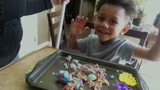 PLAYING WITH CRAZY SAND | KINETIC SAND | OCTOPUS | DOLPHIN