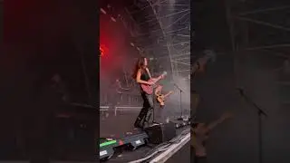 Haim sisters perform 