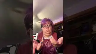 Мне нравится быть зрителем моих видео. Я словно наблюдатель со стороны.