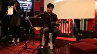 [bar String] Tuesday open mic