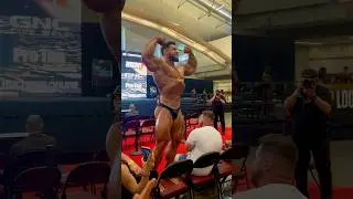 Ramon Dino first posing at the Pittsburgh Pro 2025 #shorts