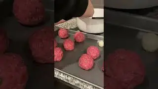 How to make Mozzarella Stuffed Meatballs