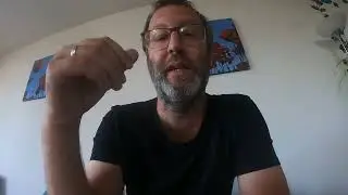 Taalgebruik van verschillende media, details versus afkortingen.