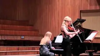 Zuzanna Krawczak, violinist.
