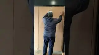 Puerta Rebatible en Mdf Rebestida con Corcholina que Divide 2 Aulas