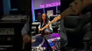 Girl Producer Laying Down a Fire Bassline!