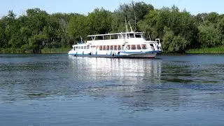 Прогулка по левобережью Волги, от Саратова до села Шумейка, на пригородном теплоходе!