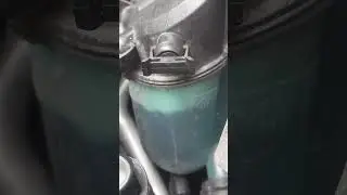 Bubbles in the coolant reservoir. Somebody can explain?