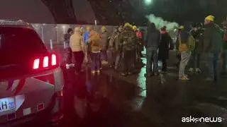 Parigi, protesta dei trattori dalla Torre Eiffel all'Arco di Trionfo