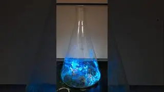 this reaction is even hotter than your mom #science #experiment #scienceish