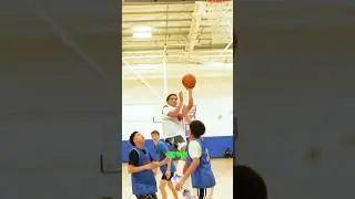 That left hand finish is crazy! Elite 8th grader Trey Wright 🔥