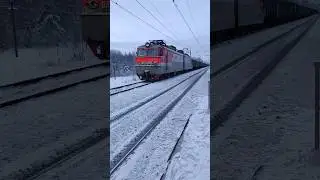 ВЛ10у - 874 с приветливой бригадой проследует о.п. Новогромово. #мжд #вл10у #железнаядорога #railway