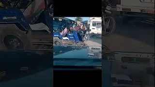 THIS IS INSANE 😳🚨 E-Rickshaw Carrying 4 ALMIRAHS on Road! | Indian Traffic #motormarvels