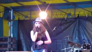 Princess Clara (Clara Chevallerau) - I Love Rock N' Roll