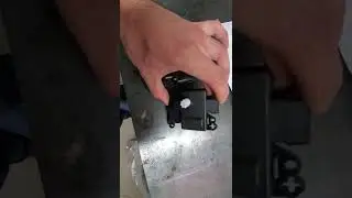Dodge Grand Caravan Щелчок под приборной панелью