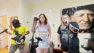 Mississippi Queen - Amelia and the Airhearts + Izzy and the Funky Pack