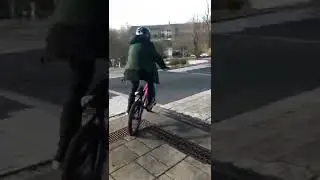 Security vs BMX 😬😆