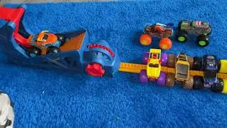 El toro loco exclusive playset Monster jam monster truck