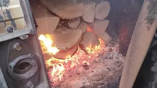 Сломанный уличный котел