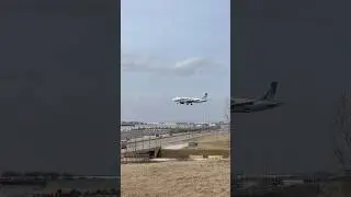 Frontier plane landing in windy Chicago