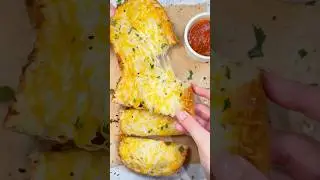 Cheesy Garlic Bread😋 #cheesygarlicbread #cheesyasmr #cheesygarlicbread