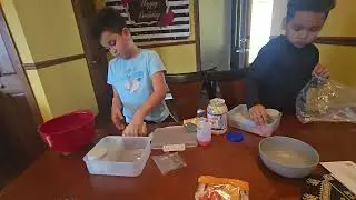 Garibayboyz247 preparing their lunch for school 