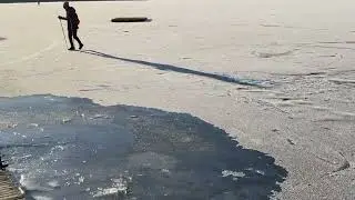 Хожу по тонкому льду 😱