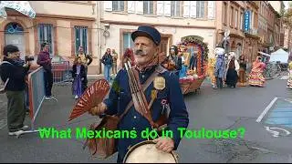 Mexicans street dance in Toulouse