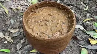 Extracting metal from clay Dirt || Premitive Technology 