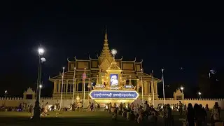 ROYAL PALACE RIVERSIDE PARK Walking tour around at night | PHNOM PENH CITY 2022