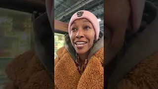 Приготовление дома печенья с шоколадной крошкой и коричневым маслом от Whole Foods.