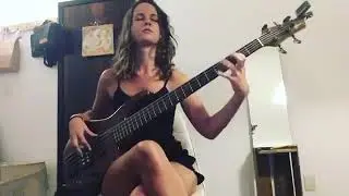 #guitargirl Bass girl (Bassist)- alana alberg - Ed Motta - Entre e Ou&ccedil;a #alanaalberg #edmotta