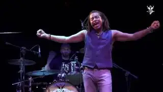 19 Holding On To You - Live in Milano, Estate Sforzesca 2018