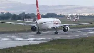 Decolare B757 Atlasjet, TC-ETE_2.avi
