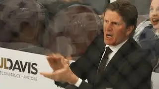 Mike Babcock applauds officials face-off execution after Claude Giroux goal