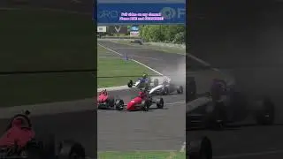FIRST LAP CRASH in a Formula VEE Rookie race #motorsport #iracing #vr #simracing #formularace