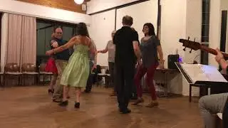 Clare Lancers Fig 2 - Livemusik von 