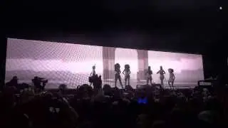 Beyonce - Intro / Run The World (Girls) @ The O2 Dublin (11-03-2014)