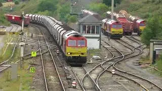 60059'Tunstead Lostock Works stone hoppers,60062+66200+082'on stabling point Peak Forest 1'8'18
