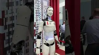 Робочеловек на выставке ИННОПРОМ 2025 в ЕКБ.