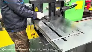 Right-angle Bending of Automatic CNC Busbar Processing Machine MOTI-50-3NC PRO