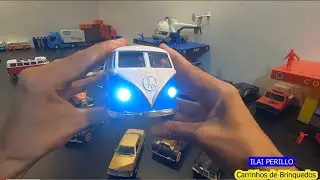 Carrinhos de Metal que Acendem com os Faróis de LED
