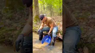 XP Panning For Gold, Amazing Gold in One Pan