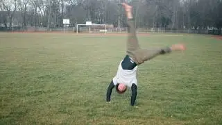 Drifting Away &ndash; Dance/Acro/Play Exploration &ndash; Nil Teisner
