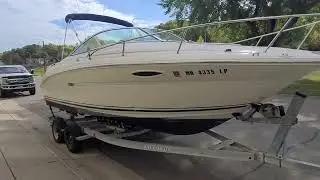 Sea Ray 225 Weekender, MerCruiser 260 л.с., 2002 г., каюта Cuddy, продаётся всего за 22 900 долла...