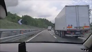 Autostrada tratto appenninico - fila di camion