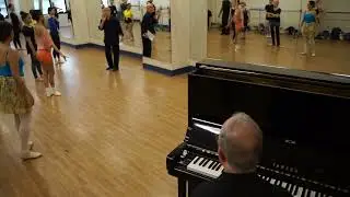 ADULT BALLET BEGINNER ADAGIO GLISSADE D&Eacute;VELOPP&Eacute; PAS DE BOURR&Eacute;E
